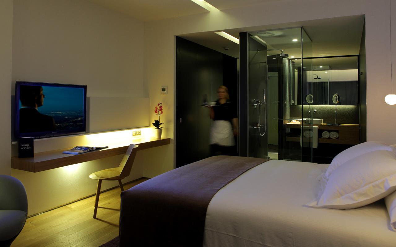 Hotel Ohla Barcellona Esterno foto A room at the hotel