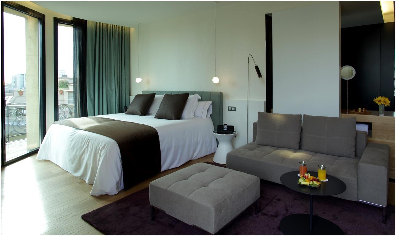 Hotel Ohla Barcellona Esterno foto A room at the hotel