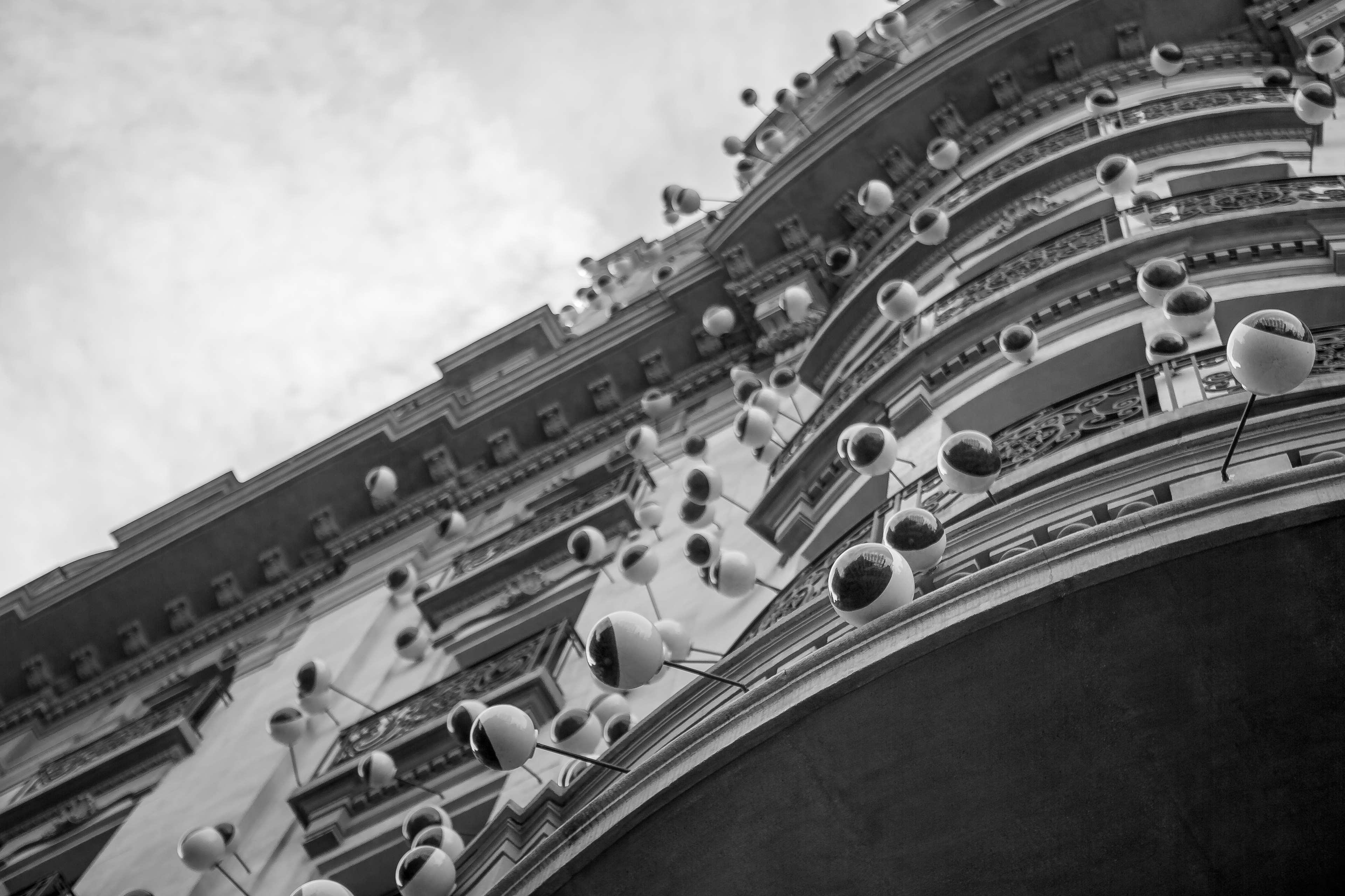 Hotel Ohla Barcellona Esterno foto Detail of the facade