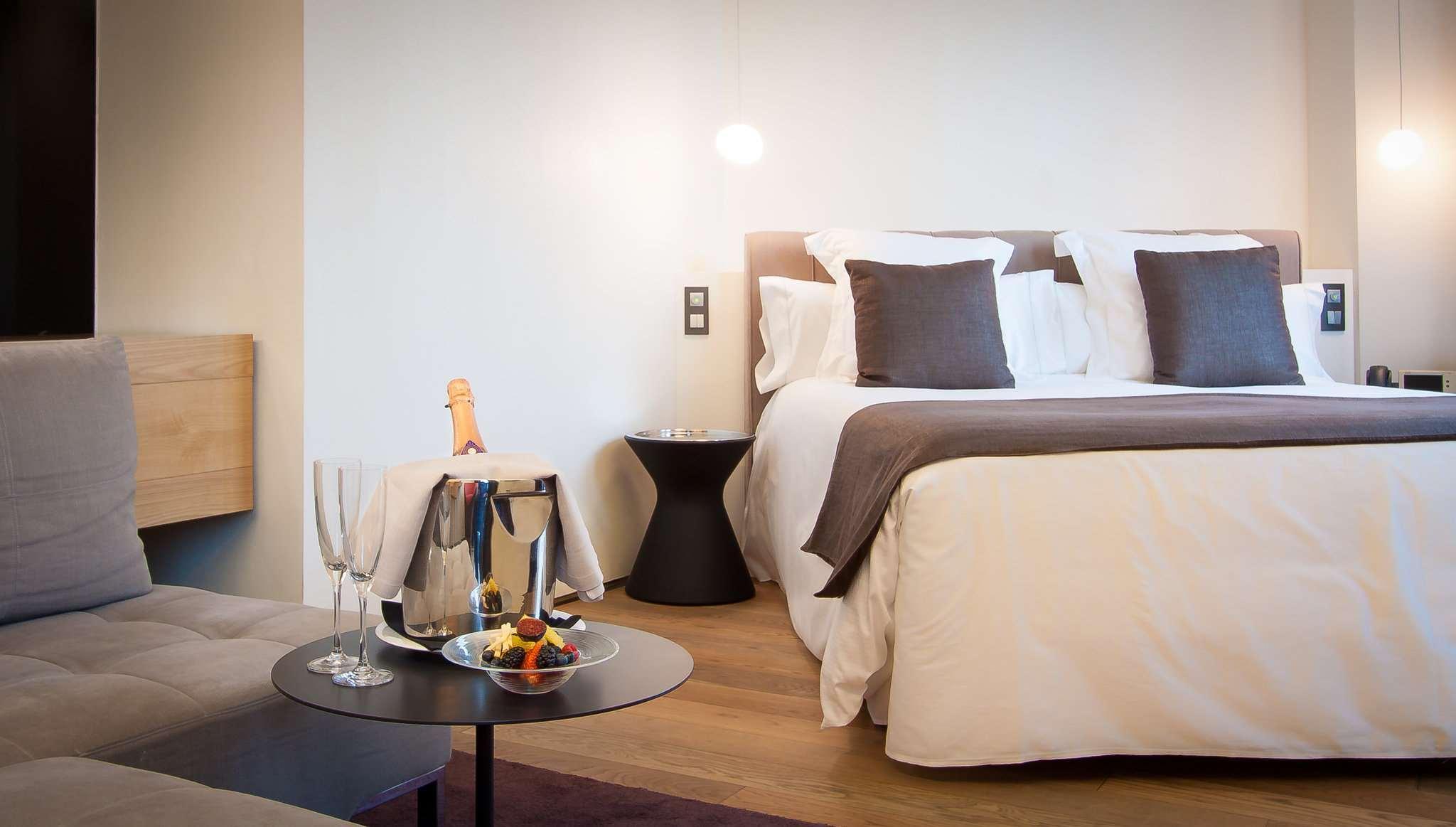 Hotel Ohla Barcellona Esterno foto A room at the hotel
