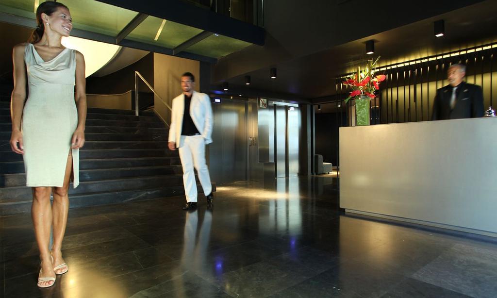 Hotel Ohla Barcellona Esterno foto Lobby