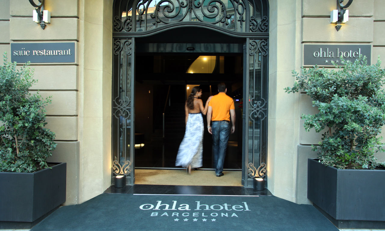 Hotel Ohla Barcellona Esterno foto Entrance to Ohla Barcelona